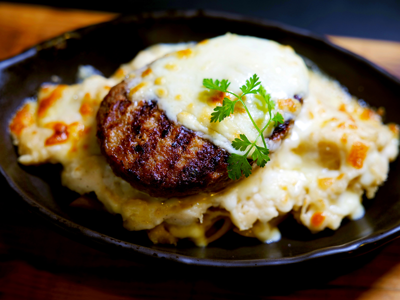 牛100%のハンバーググラタン